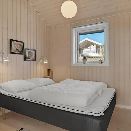 3 Bedroom Cozy In Haarby Feriehus Hårby